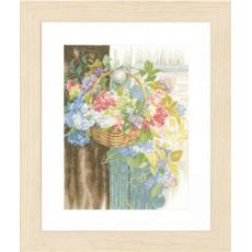 Набор для вышивки крестом LanArte Flower Basket "Корзина цветов"