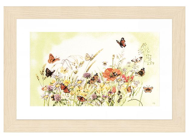 Набор для вышивки крестом LanArte Flowers/Butterfly Бабочки на лугу